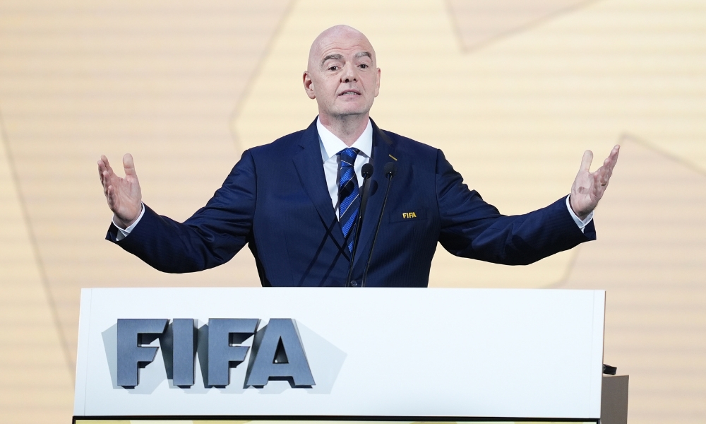 一名身份低 一名身份低